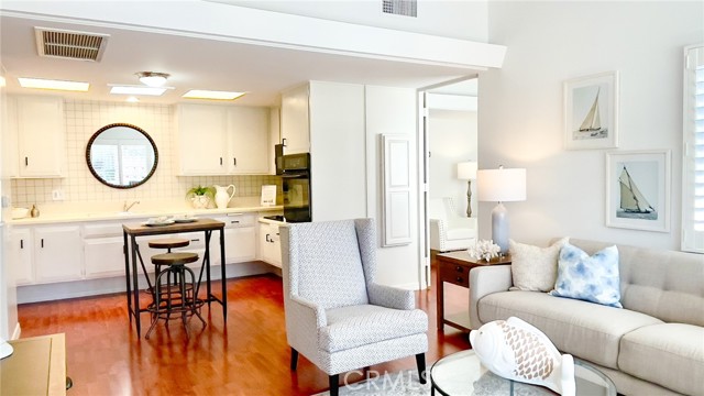 Detail Gallery Image 5 of 14 For 1389 Annandale Dr #37A,  Seal Beach,  CA 90740 - 2 Beds | 1 Baths