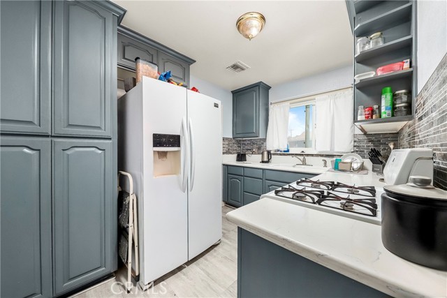 45532 Elm Avenue, Lancaster CA: https://media.crmls.org/medias/bc2805b3-0f8d-4df5-8b05-cd8981c0c982.jpg