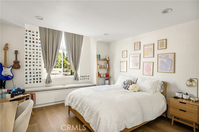 5 Bergamo, Irvine CA: https://media.crmls.org/medias/bc28cc48-c98e-4e4e-8979-1635d0cf489b.jpg