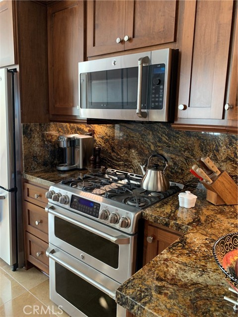 16 Teramo Court, Newport Coast CA: https://media.crmls.org/medias/bc292ecc-b8c6-49cc-bee1-9cb07a7866a3.jpg