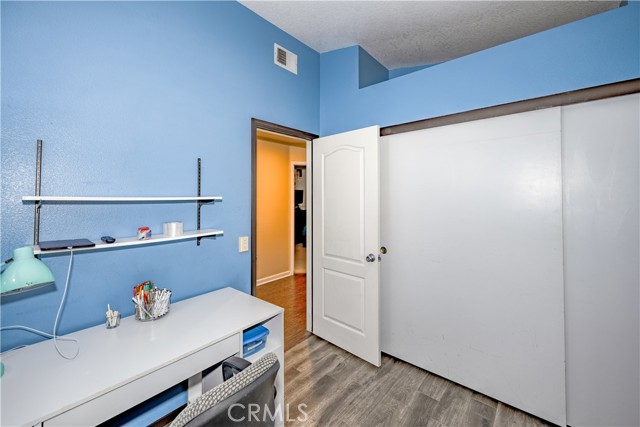 Detail Gallery Image 21 of 47 For 20419 Kesley St, Canyon Country,  CA 91351 - 6 Beds | 3 Baths