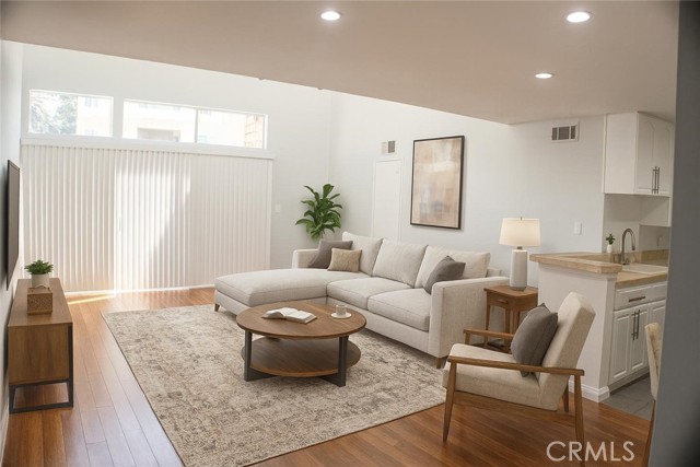5700 Etiwanda Avenue, Tarzana CA: https://media.crmls.org/medias/bc2971f2-4593-4c93-9878-a1d8212006bb.jpg