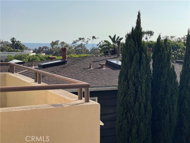 352 Y Place, Laguna Beach CA: https://media.crmls.org/medias/bc29dc00-b70a-4f66-8049-48a45b69fe15.jpg