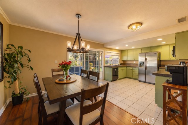 Detail Gallery Image 4 of 31 For 1682 Darnell Ct, Camarillo,  CA 93010 - 3 Beds | 2 Baths