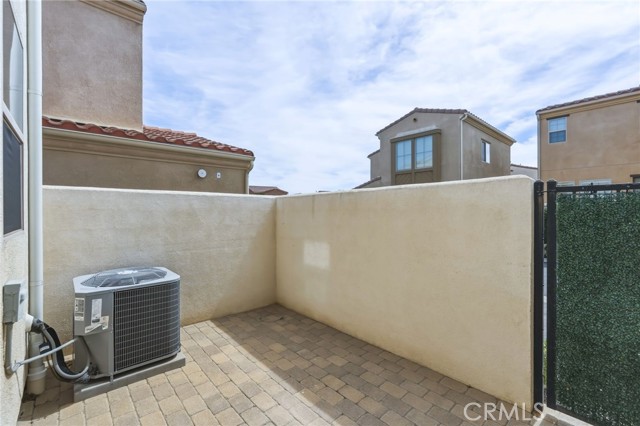 Detail Gallery Image 32 of 35 For 11537 Amalfi, Porter Ranch,  CA 91326 - 2 Beds | 3 Baths