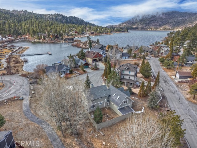 747 Boulder Bay, Big Bear Lake CA: https://media.crmls.org/medias/bc2b9282-74de-46cb-92ce-d3ba7a888ca5.jpg