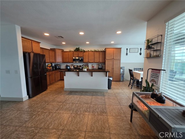 Detail Gallery Image 8 of 40 For 15895 Green Acres Ct, Victorville,  CA 92394 - 4 Beds | 2 Baths