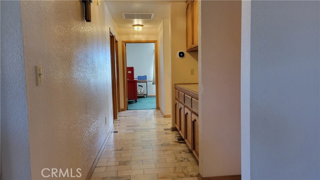 Detail Gallery Image 13 of 57 For 8756 Oakwood Ave, Hesperia,  CA 92345 - 7 Beds | 6 Baths