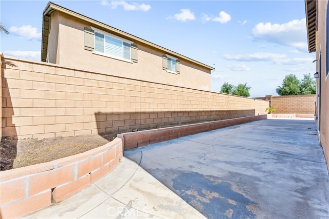 Detail Gallery Image 39 of 42 For 5305 Fulmer Ct, Jurupa Valley,  CA 91752 - 5 Beds | 4/1 Baths