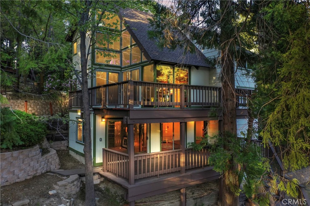 217 Crest Circle