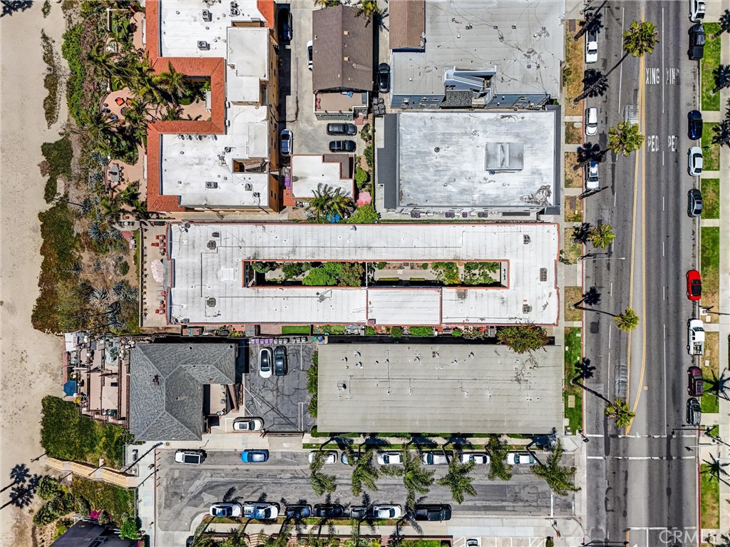 https://media.crmls.org/medias/bc2cf775-82a6-4604-8b86-d57e53a8695a.jpg?preset=X-Large