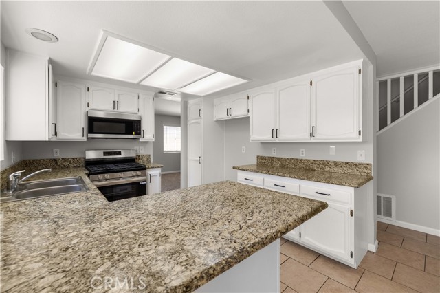 2125 E Oldfield Street, Lancaster CA: https://media.crmls.org/medias/bc2dc502-6506-4b86-9ed1-74ba87ae0db2.jpg