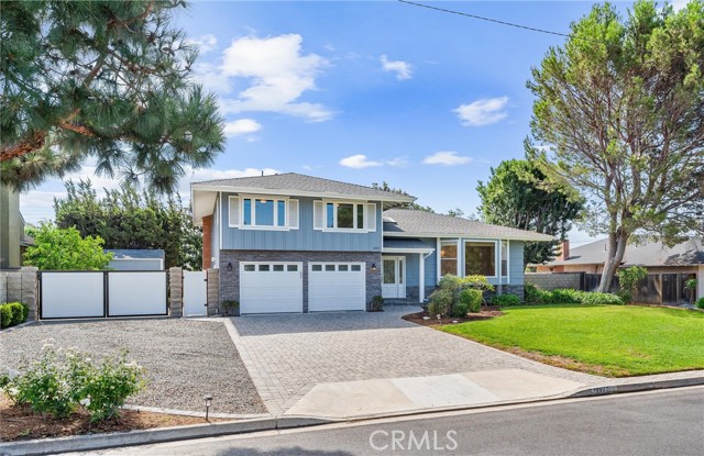 12172 Woodlawn Avenue, North Tustin CA: https://media.crmls.org/medias/bc2e0ceb-cf16-4193-8656-71fd2ed86f3d.jpg