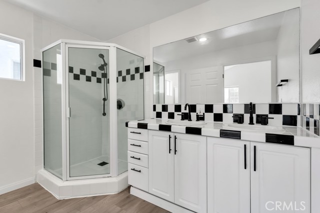 5434 Sylvia Avenue, Tarzana CA: https://media.crmls.org/medias/bc2e3433-c7fd-4075-9886-94b2b33a3c00.jpg
