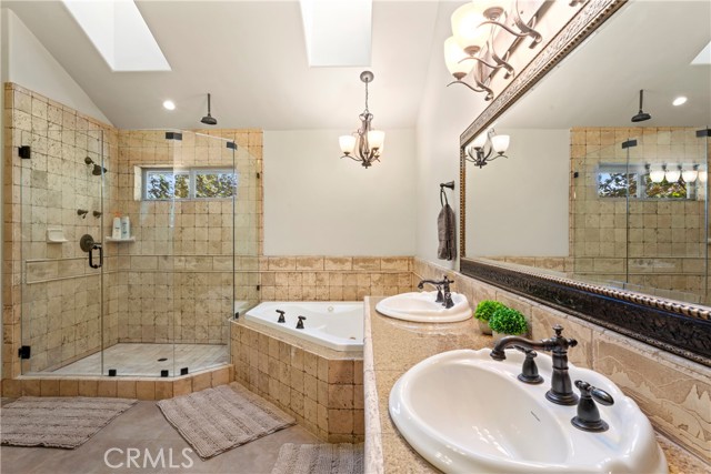 1034 Teakwood Drive, Lake Arrowhead CA: https://media.crmls.org/medias/bc2e3479-1b53-42b4-ad8e-aced9fe9d945.jpg