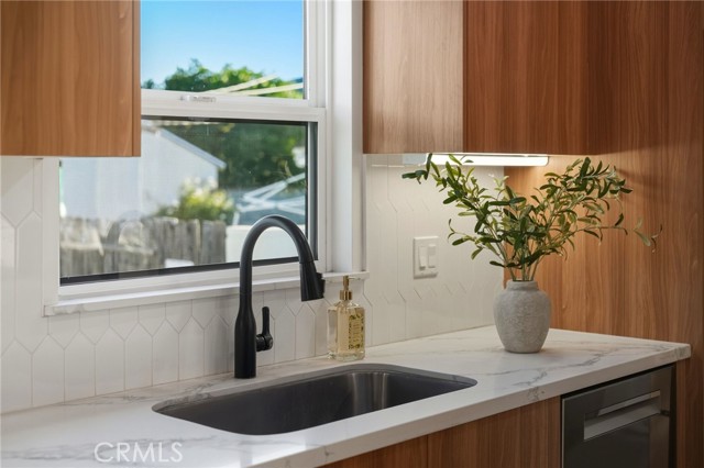 Detail Gallery Image 11 of 35 For 1307 N Avon, Burbank,  CA 91505 - 3 Beds | 2 Baths