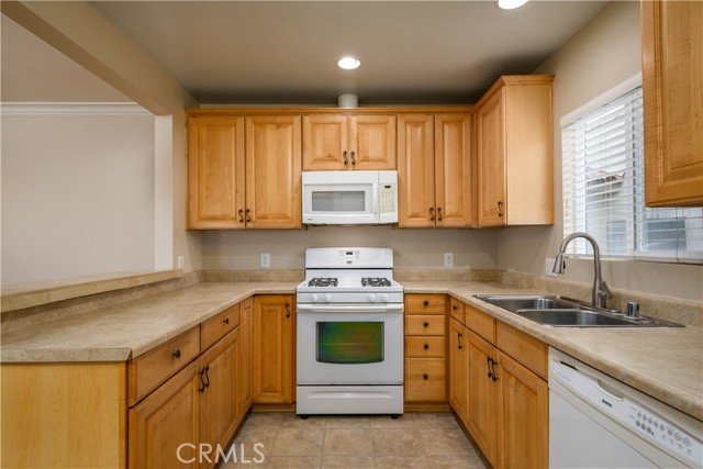 500 Park Place, La Habra CA: https://media.crmls.org/medias/bc2ef3f8-50b2-49b5-800a-960f5c10a970.jpg