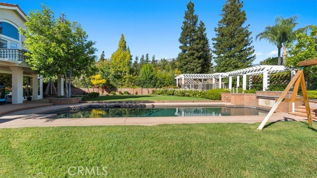 Image 47 of 62 For 2162 Euclid Avenue