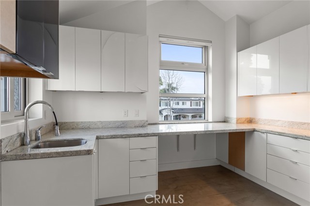 Detail Gallery Image 21 of 27 For 1518 Anita Ln, Newport Beach,  CA 92660 - 6 Beds | 4/1 Baths