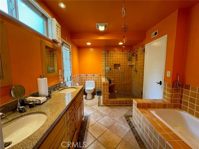 Detail Gallery Image 16 of 33 For 24201 Caris St, Woodland Hills,  CA 91367 - 3 Beds | 2 Baths