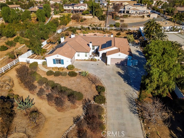 Detail Gallery Image 2 of 59 For 17396 Timberview Dr, Riverside,  CA 92504 - 4 Beds | 3/1 Baths