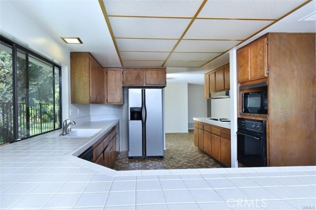 Detail Gallery Image 17 of 34 For 4061 Falling Leaf, Encino,  CA 91316 - 5 Beds | 4/1 Baths