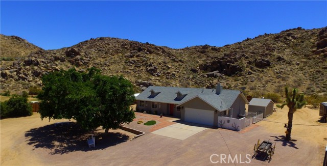 24212 Kansa Road, Apple Valley CA: https://media.crmls.org/medias/bc3038bf-1342-4ae2-9a9d-bc44e5118c60.jpg