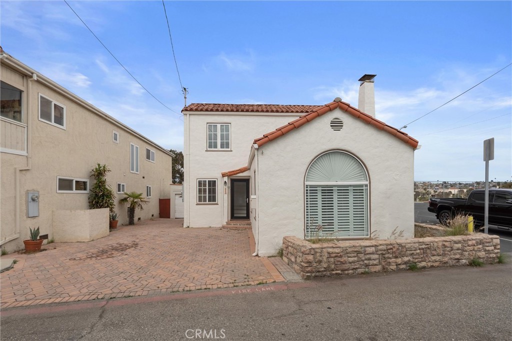1908 Loma Drive