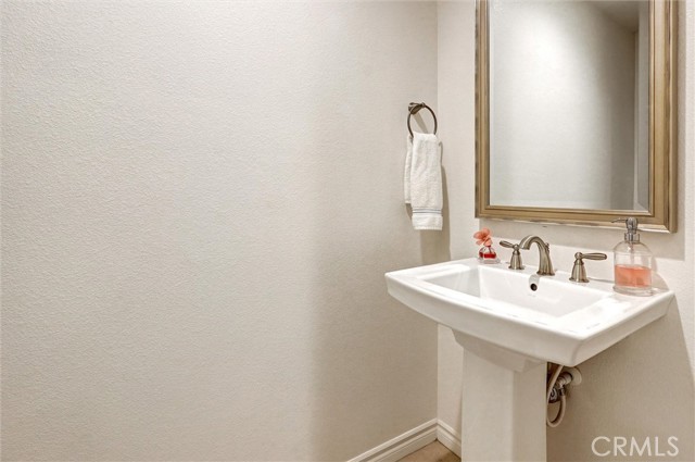 Detail Gallery Image 26 of 60 For 6845 Shadow Wood Dr, Moorpark,  CA 93021 - 5 Beds | 4/1 Baths