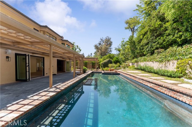 Detail Gallery Image 67 of 75 For 2847 Deep Canyon Dr, Beverly Hills,  CA 90210 - 6 Beds | 7 Baths