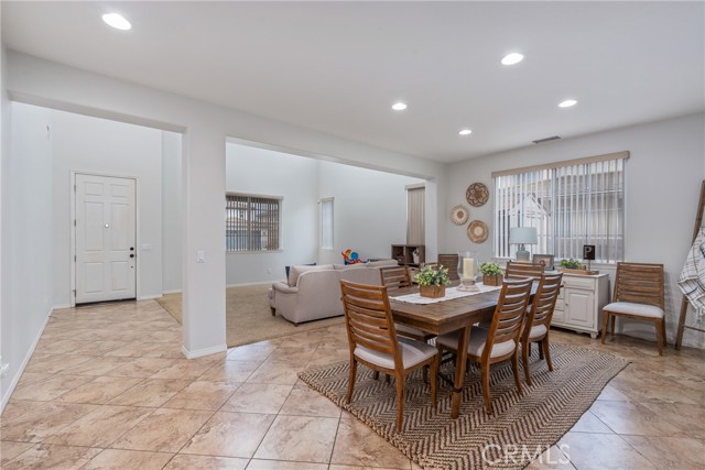 Detail Gallery Image 8 of 66 For 8111 Finch St, Corona,  CA 92880 - 5 Beds | 3 Baths