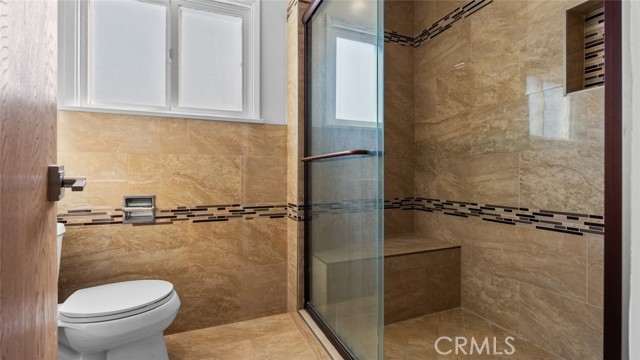 Detail Gallery Image 17 of 35 For 19349 Friar St, Tarzana,  CA 91335 - 3 Beds | 2 Baths