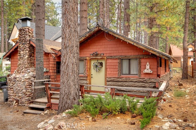 Detail Gallery Image 1 of 17 For 851 Jay Bird Ln, Big Bear Lake,  CA 92315 - 2 Beds | 1 Baths