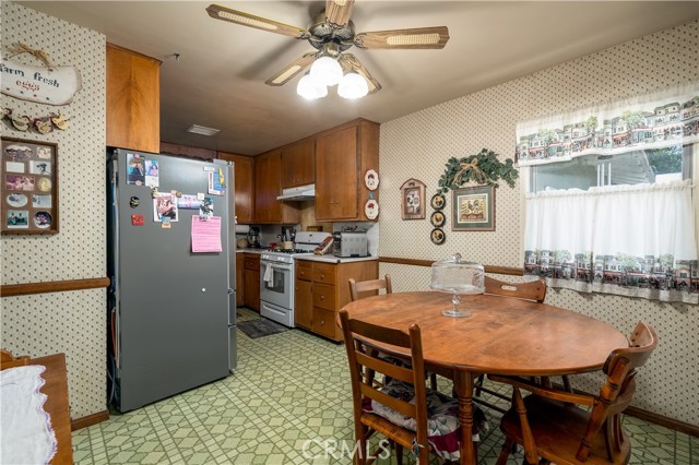 Detail Gallery Image 13 of 30 For 1313 S Petal Pl, Anaheim,  CA 92805 - 4 Beds | 2 Baths
