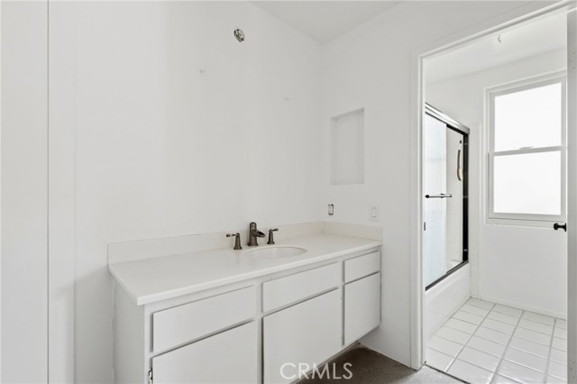 Detail Gallery Image 15 of 24 For 122 Corsica, Newport Beach,  CA 92660 - 2 Beds | 2 Baths
