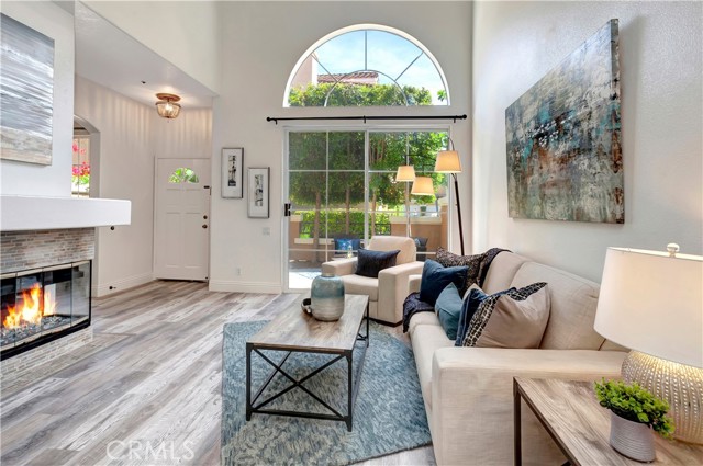 Detail Gallery Image 4 of 23 For 8 Overture Ln, Aliso Viejo,  CA 92656 - 2 Beds | 2/1 Baths