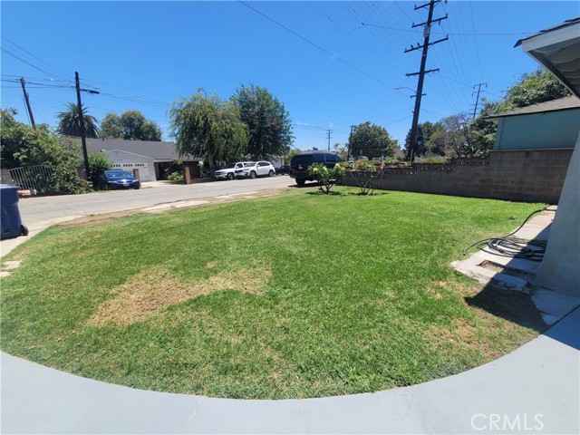 Detail Gallery Image 4 of 21 For 8339 Manzanar Ave, Pico Rivera,  CA 90660 - 3 Beds | 2 Baths