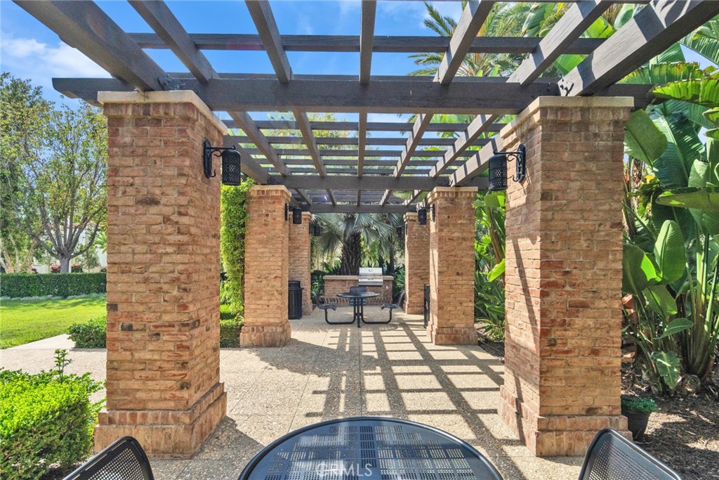 https://media.crmls.org/medias/bc35d633-1dd7-4872-bd49-08da37660316.jpg?preset=X-Large