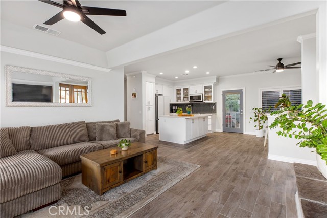 Detail Gallery Image 18 of 72 For 22391 San Joaquin, Canyon Lake,  CA 92587 - 4 Beds | 2/1 Baths