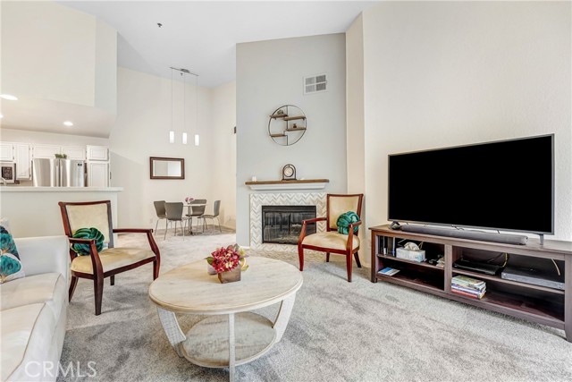 Detail Gallery Image 3 of 17 For 5728 Oak Bend Ln #310,  Oak Park,  CA 91377 - 1 Beds | 1 Baths