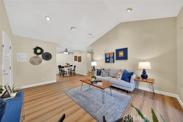 Detail Gallery Image 8 of 38 For 20702 El Toro #16,  Lake Forest,  CA 92630 - 2 Beds | 2 Baths