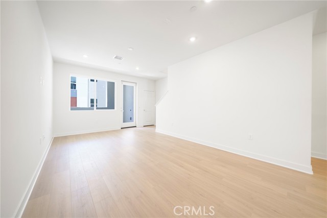 Detail Gallery Image 14 of 48 For 1816 E 1st St, Santa Ana,  CA 92705 - 3 Beds | 2/1 Baths