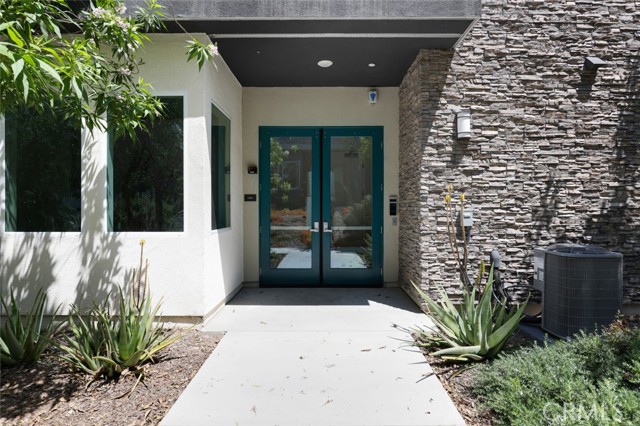 Detail Gallery Image 8 of 20 For 145 Sash, Irvine,  CA 92618 - 1 Beds | 1 Baths