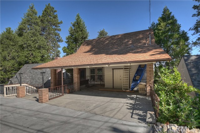 28844 Cedar Drive, Lake Arrowhead CA: https://media.crmls.org/medias/bc37aca5-1ba0-47a5-bd30-6578e696ac1f.jpg