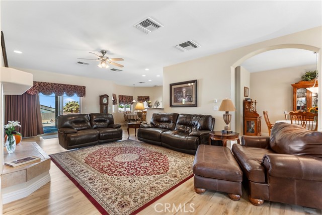 Detail Gallery Image 12 of 74 For 58598 Santa Maria Dr, Yucca Valley,  CA 92284 - 4 Beds | 3 Baths