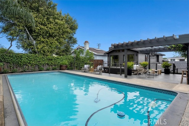 1012 10th Street, Manhattan Beach CA: https://media.crmls.org/medias/bc399503-d696-4cc9-8e61-14d61234cb71.jpg