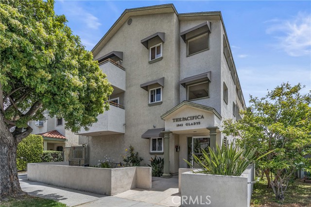 MLS# SR23112387