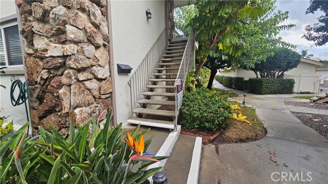 Detail Gallery Image 2 of 13 For 22619 Nadine Cir #B,  Torrance,  CA 90505 - 2 Beds | 1/1 Baths