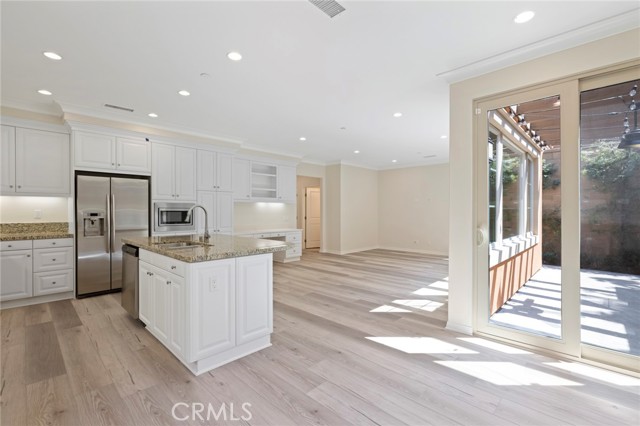 48 Brindisi, Irvine CA: https://media.crmls.org/medias/bc413096-ddcf-4953-b1d1-004759a9e9ce.jpg