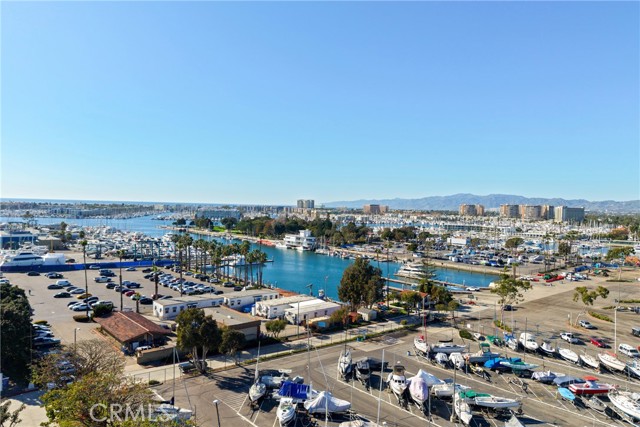 Detail Gallery Image 36 of 40 For 13231 Fiji Way #H,  Marina Del Rey,  CA 90292 - 3 Beds | 2/1 Baths